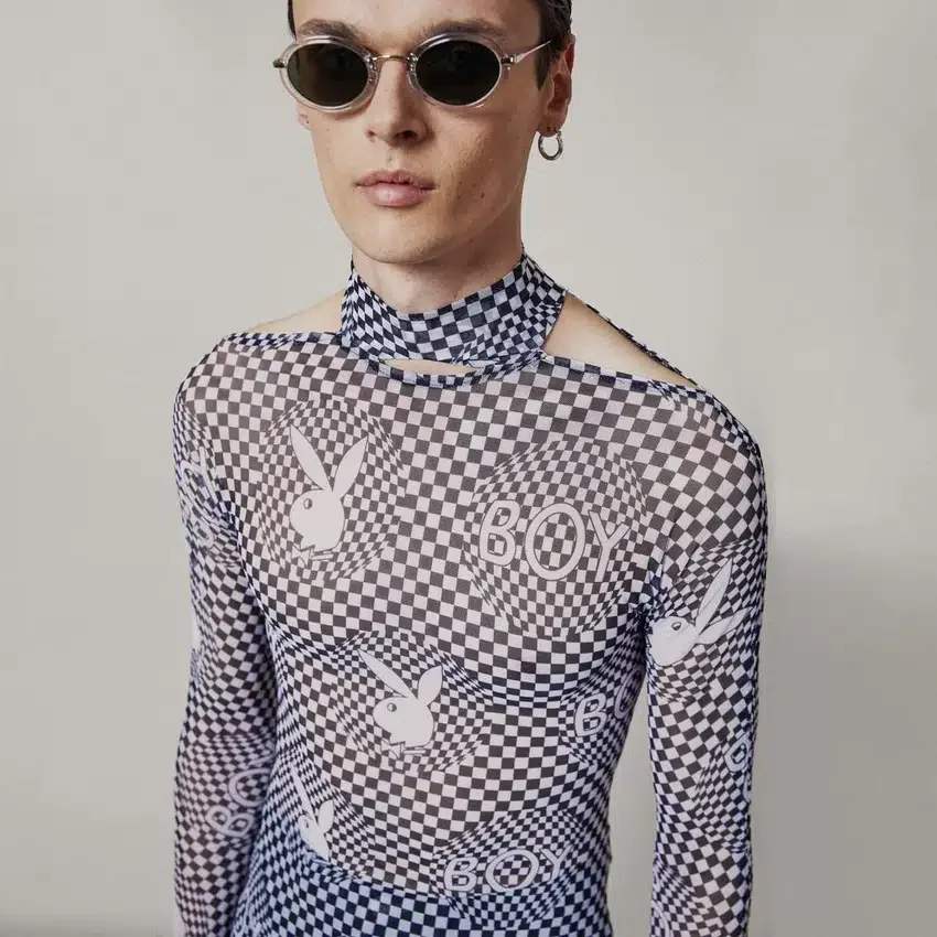Camiseta de malla «Vortex» con estampado de tablero de ajedrez de Playboy x BOY