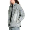 Chaqueta vaquera desgastada con láser