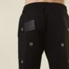 Pantalones de chándal con múltiples ojales