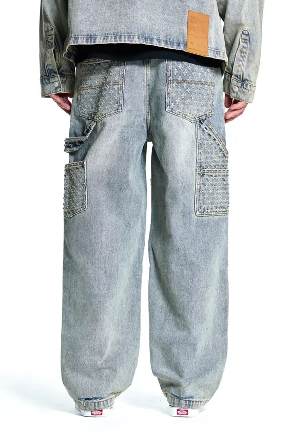 Pantalones vaqueros desgastados con láser